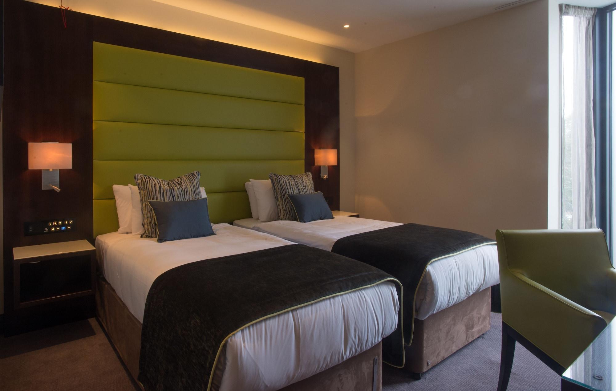 St George'S Hotel - Wembley Londra Esterno foto